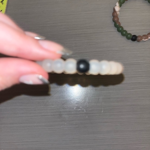 2 Lokia bracelets - Picture 2 of 5